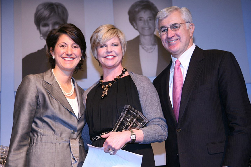 Julie Kahn accepting an industry award